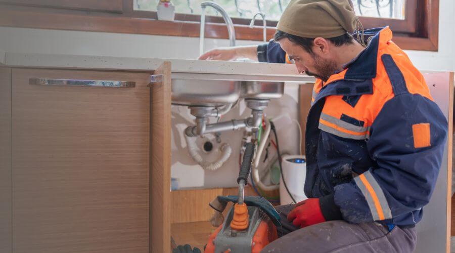 Professional same day plumber in Farina, IL
